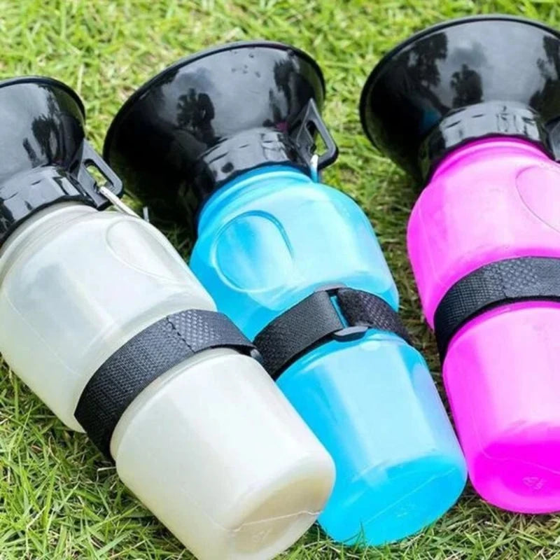 Bouteille d'eau portable de 500 ml pour chiens et chats, idéale pour les voyages. Grande gamelle d'abreuvement pour animaux de compagnie.